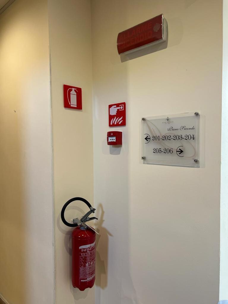 Ca Dei Barcaroli Hotel Mestre Bagian luar foto