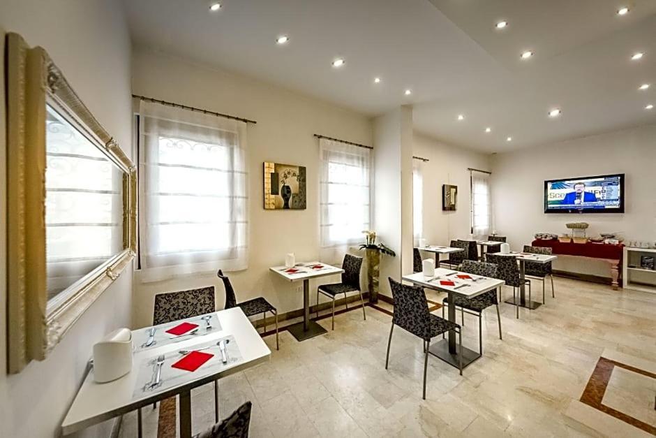 Ca Dei Barcaroli Hotel Mestre Bagian luar foto